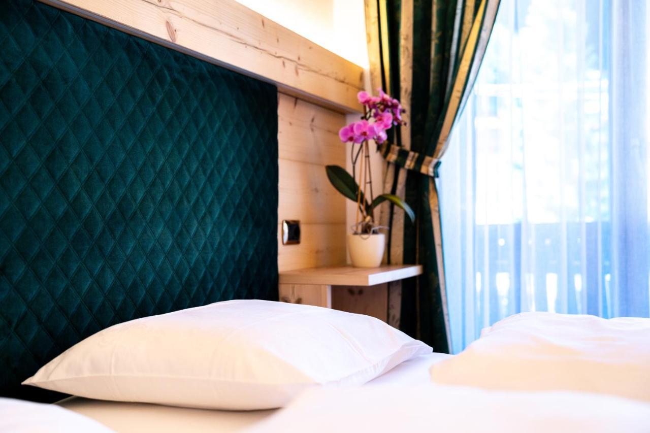 Garni Hotel And Apartments Wildbach Selva di Val Gardena Exterior foto